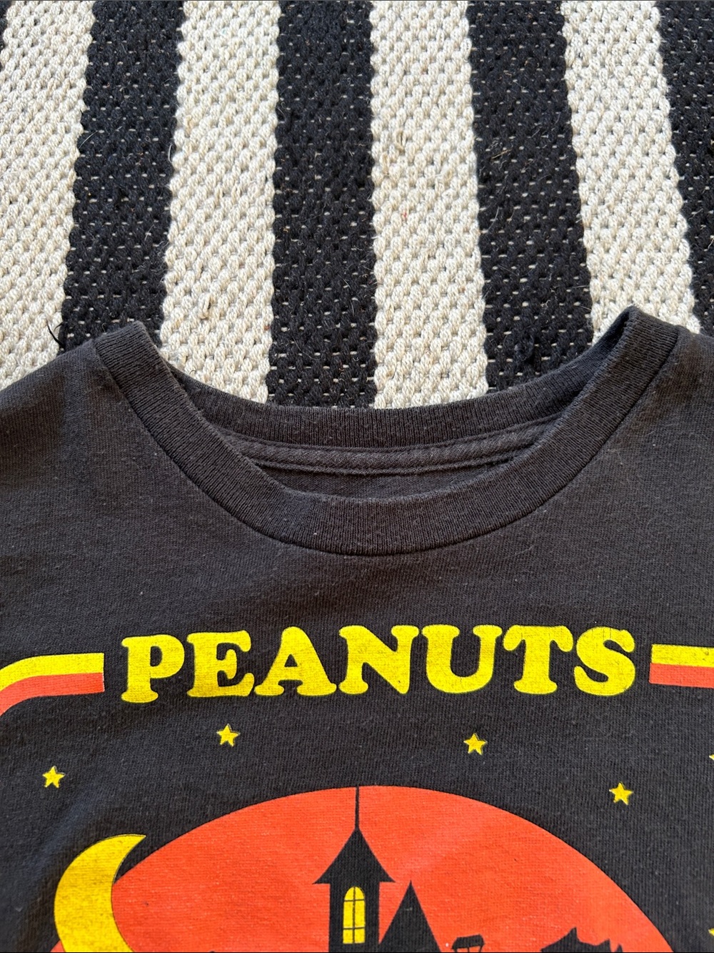 Peanuts Halloween cropped shirt - Picture 6 of 6